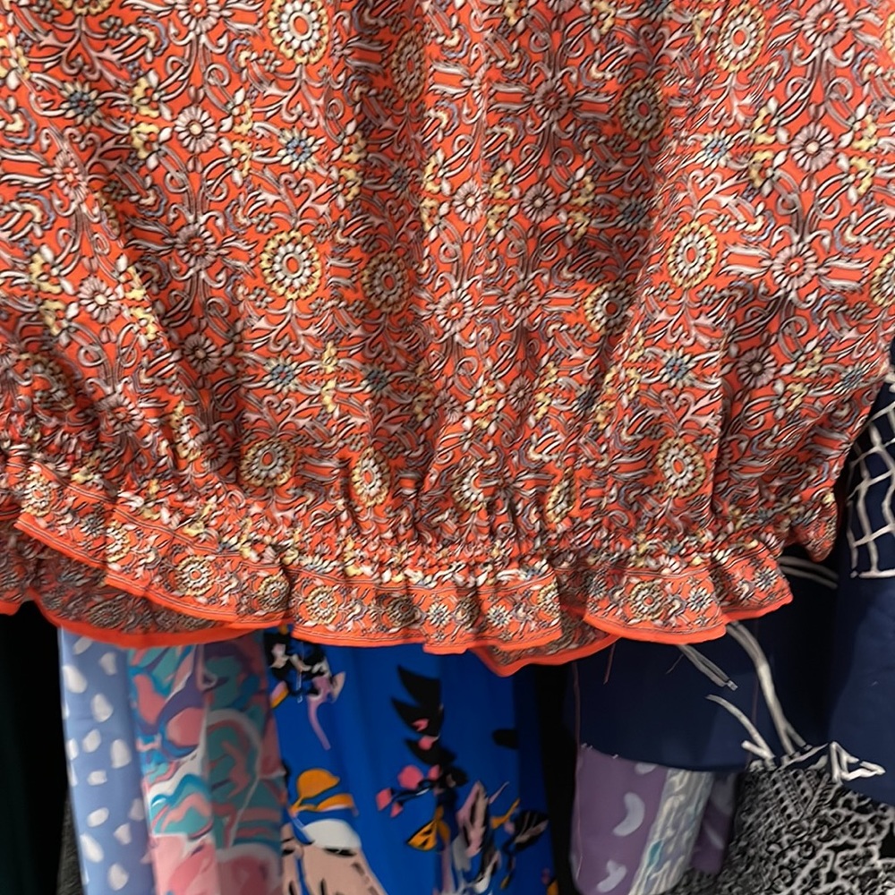 Max Studio Ruffle Sleeve blouse - Picture 3 of 6